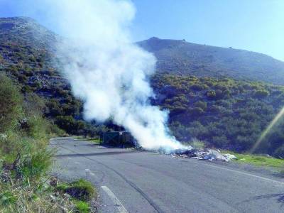 Φωτιές στα σκουπίδια του Δήμου Δυτικής Μάνης
