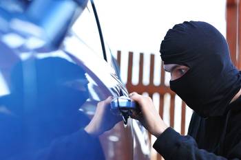 Έκλεψαν αυτοκίνητο από την Ελαία, επειδή το πρώτο έμεινε από βενζίνη