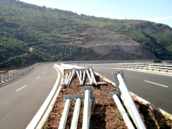 Κάτι δεν πάει καλά στο Παραδείσια -Τσακώνα