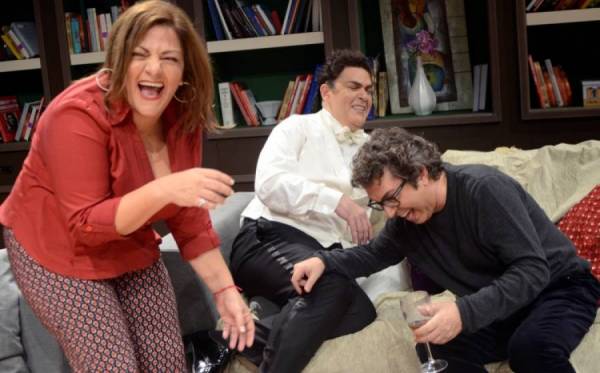 Αποθέωση της παράστασης “Για όνομα” στην Καλαμάτα