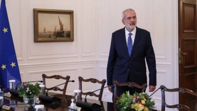 Για τις συνθήκες και τα αίτια του τραγικού ναυαγίου ενημερώνεται ο πρωθυπουργός Ι. Σαρμάς