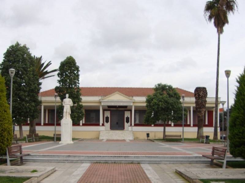 Διαμαρτυρίες για πρόωρο ξεστόλισμα σε Κυπαρισσία και Γαργαλιάνους