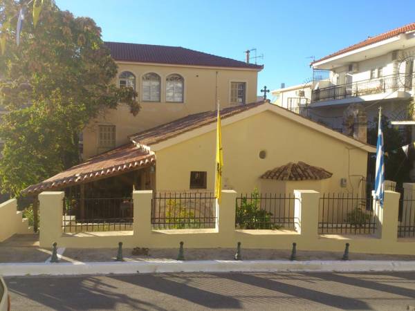 Το Ταξιαρχάκι στην πλατεία Μαυρομιχάλη