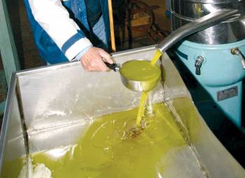 Μετρητοίς 10 λεπτά κάτω η τιμή του λαδιού