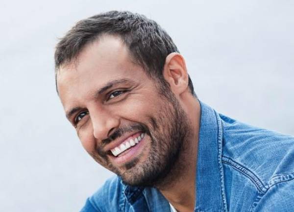 Νυχτερινή παρέλαση με Σάββα Μπούμπουρα στο 5ο Καλαματιανό Καρναβάλι