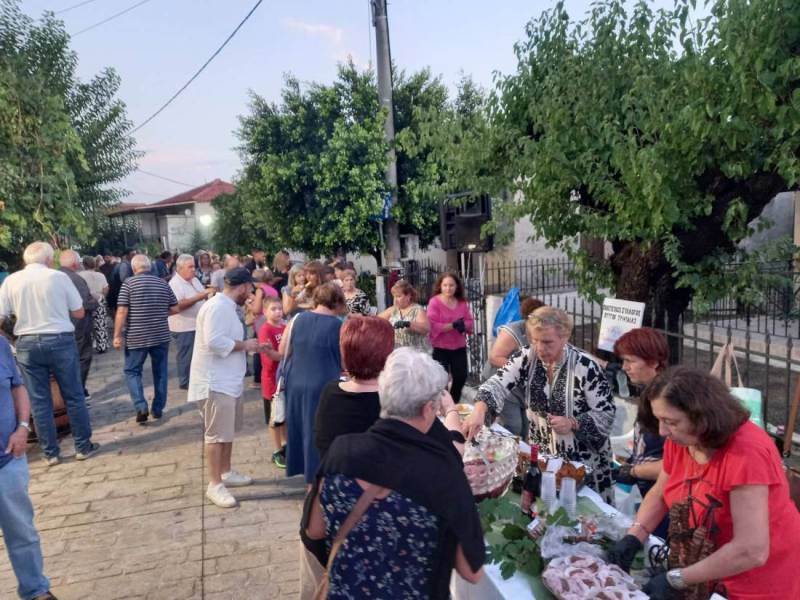 Πλήθος κόσμου στη Γιορτή Σταφυλιού και Μούστου στο Μουζάκι (φωτό &amp; βίντεο)