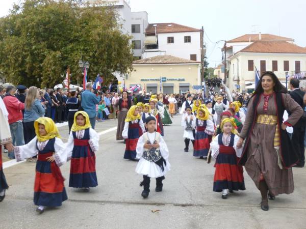 Η Πύλος γιόρτασε την 188η επέτειο της Ναυμαχίας του Ναβαρίνου (βίντεο και φωτογραφίες)