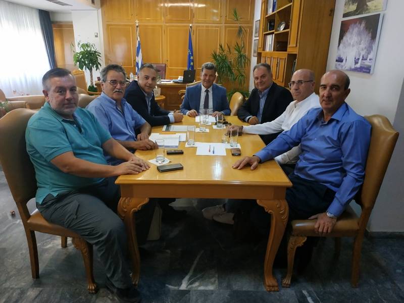 Η διοίκηση του Επιμελητηρίου με Βασιλόπουλο και Αναστασόπουλο