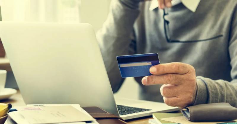 Νέα κόλπα απατεώνων με τραπεζικές κάρτες - Τι πρέπει να προσέχετε