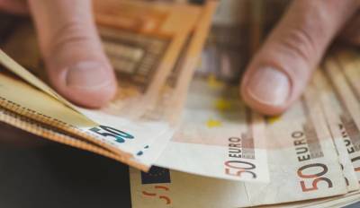 Έρχονται αυξήσεις σε δημοσίους υπαλλήλους και συνταξιούχους το 2024 - Οι δικαιούχοι (Βίντεο)