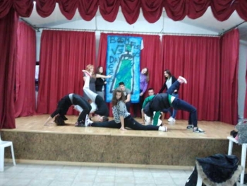 Μουσικό χορευτική παράσταση από παιδιά του Λυκείου Δωρίου