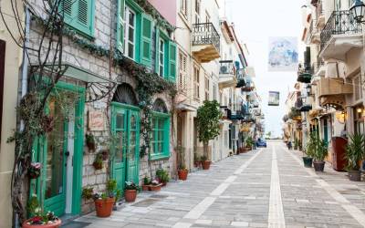 “Βουλιάζει” από τουρισμό η Πελοπόννησος, σύμφωνα με τον Τατούλη