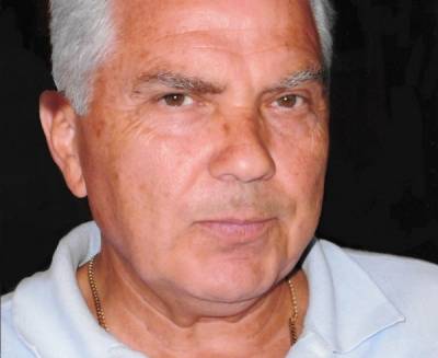 Οι “λιθοβολημένοι” ιβίσκοι της Καλαμάτας