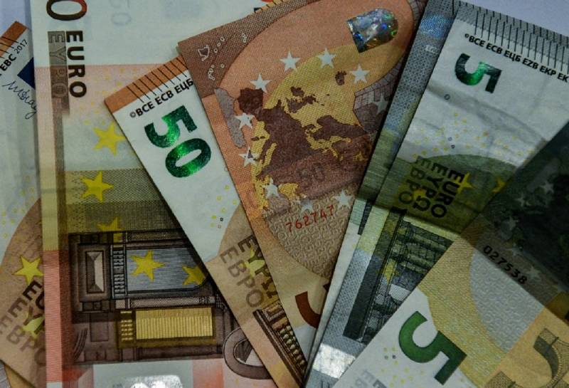 Σχέδιο έκτακτου επιδόματος Πάσχα: Δικαιούχοι και ποσά (Βίντεο)