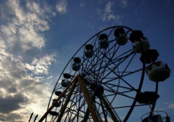 Συλλήψεις για παράνομο παγοδρόμιο και λούνα παρκ στο Ναύπλιο