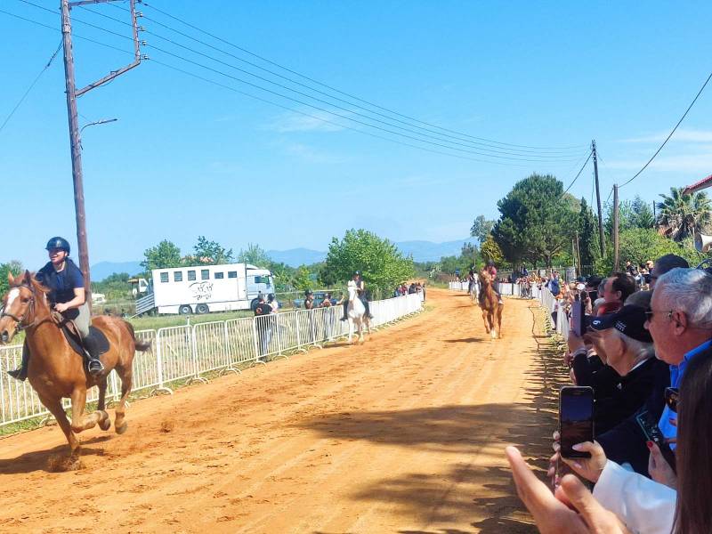 Συναραπαστικές κούρσες και φέτος στις ιπποδρομίες στο Πλατύ