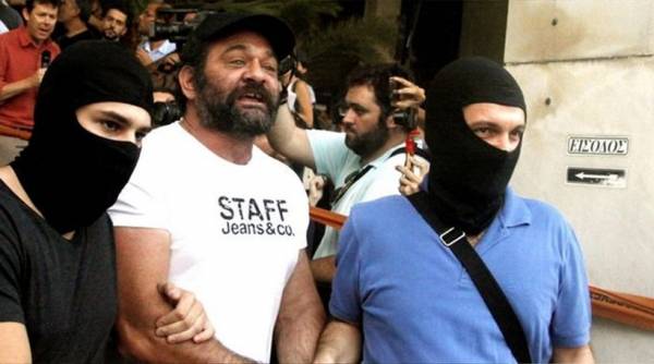 «Καίνε» τον Λαγό νέες αποκαλύψεις: Πήγε σε επίθεση χρυσαυγιτών με αυτοκίνητο της Βουλής