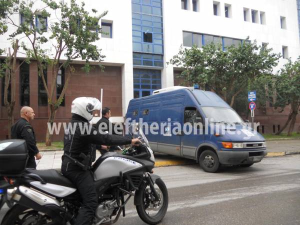 Στον εισαγγελέα Καλαμάτας οι 20 συλληφθέντες για το κύκλωμα ναρκωτικών