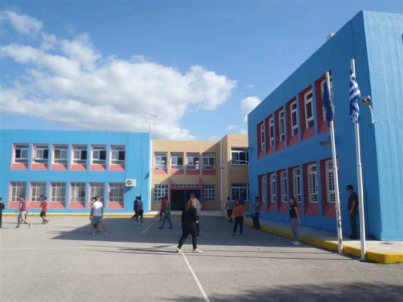 Μάσκες και απολυμαντικά σε Γυμνάσια και Λύκεια του Δήμου Καλαμάτας