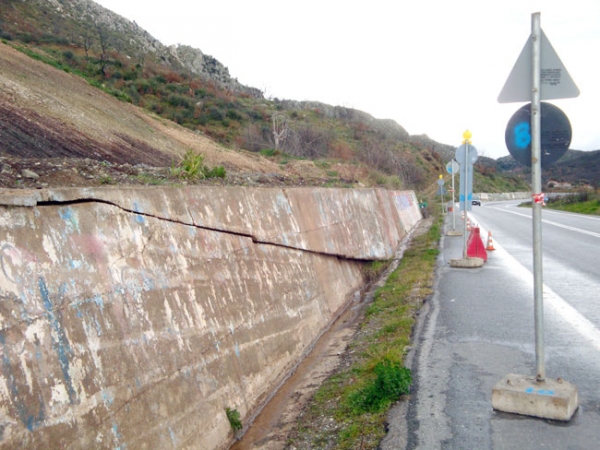 «Φεύγει» ξανά ο δρόμος στο Δερβένι - Ορατός ο κίνδυνος αποκοπής της Μεσσηνίας