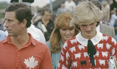 Πωλείται σε δημοπρασία το εμβληματικό πουλόβερ "black sheep" της Νταϊάνας (βίντεο)