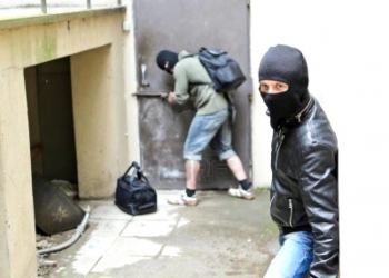 Θλιβερό γεγονός στη Μεσσήνη: Εκλεψαν το σπίτι την ώρα της κηδείας του 24χρονου