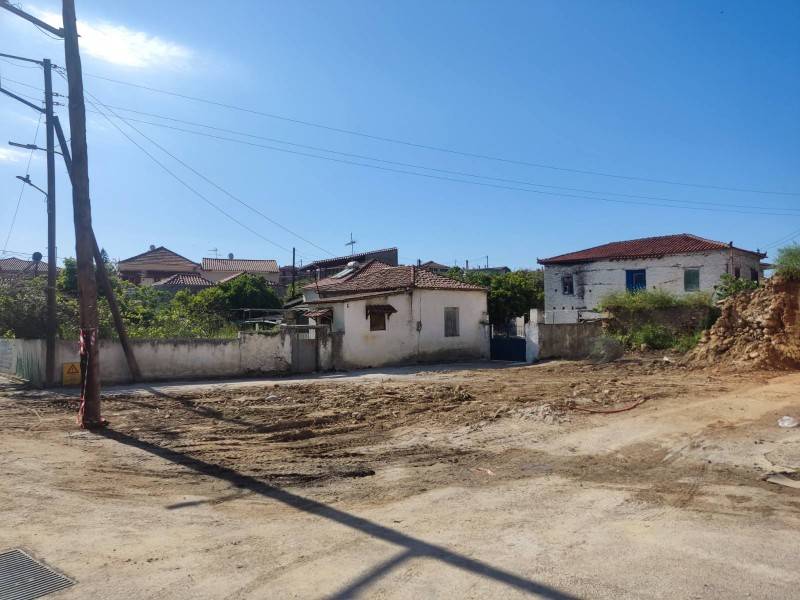 Κατεδάφιση επικίνδυνου κτηρίου στη Θουρία