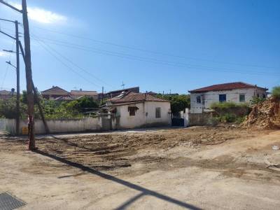 Κατεδάφιση επικίνδυνου κτηρίου στη Θουρία