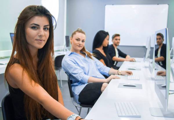 Θέλεις άμεση επαγγελματική αποκατάσταση; Στο ΙΕΚ ΑΚΜΗ θα βρεις αυτό που ψάχνεις!