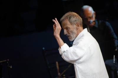 Επίθεση Ξαρχάκου στα μουσικά ραδιόφωνα για τις playlists με Μαρκόπουλο