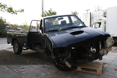 Καλαμάτα: Οι κλέφτες άφησαν από αγροτικό μόνο λαμαρίνες και πλαστικά