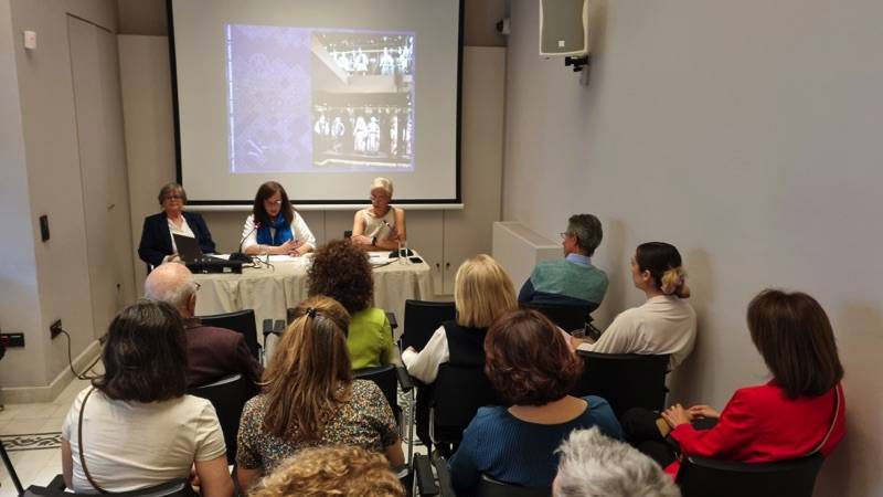 Διεθνής Ημέρα Μουσείων στη Συλλογή Ελληνικών Ενδυμασιών "Βικτωρία Καρέλια" (βίντεο)