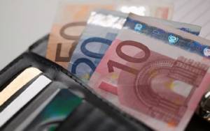 Ποιοι δικαιούνται το δώρο Χριστουγέννων και πως θα καταβληθεί