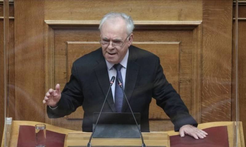 Δραγασάκης: Πρωτοβουλία δημοκρατικής ευθύνης η πρόταση μομφής