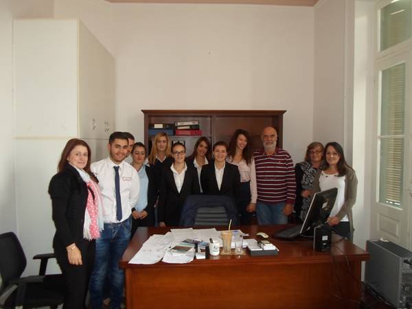 Με εθελοντική εργασία το γραφείο υποδοχής του Δήμου Καλαμάτας