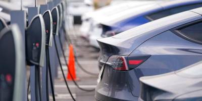 Τα λιγοστά σημεία φόρτισης ηλεκτρικών οχημάτων, το μεγαλύτερο πρόβλημα για τις αυτοκινητοβιομηχανίες στην ΕΕ