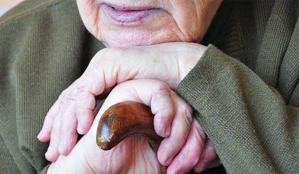 Νεαροί τσιγγάνοι λήστεψαν ηλικιωμένη σε δρόμο της Καλαμάτας