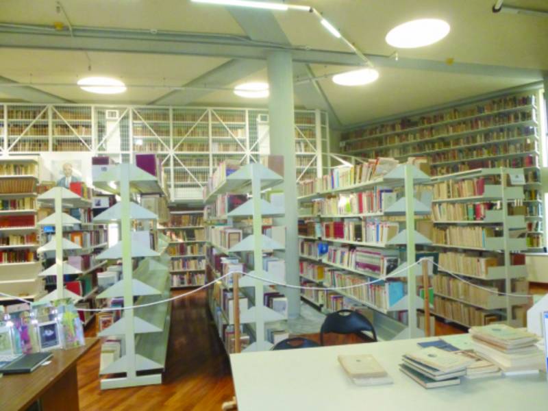 Λαϊκή Βιβλιοθήκη Καλαμάτας: Χριστουγενιάτικες ιστορίες από 30 ανθρώπους των γραμμάτων και των τεχνών