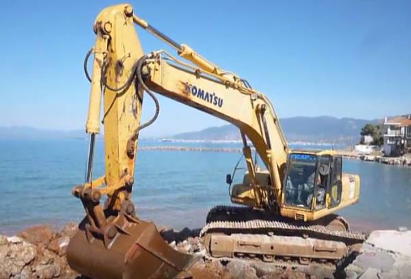 Ξεκίνησε από Παλιόχωρα η προστασία της ακτής (βίντεο και φωτογραφίες)