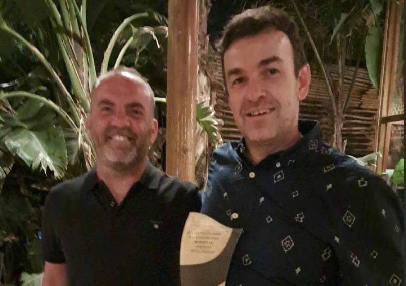 Γενικό Λύκειο Κυπαρισσίας: Τιμητική πλακέτα στο Χρήστο Χήναρη