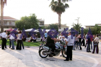 Βίντεο από την συγκέντρωση &quot;Αγανακτισμένων&quot; στην πλατεία Κυπαρισσίας