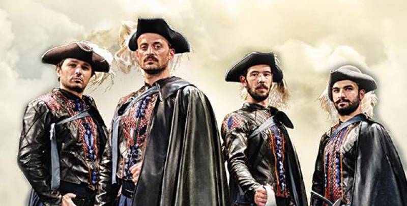 “Τρεις σωματοφύλακες” έως την 1η Μαρτίου με τον Πάρη Θωμόπουλο