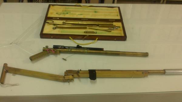 Συνελήφθη 56χρονου με αυτοσχέδια όπλα και... γουδί στο Λουτράκι