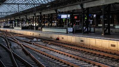 Ολλανδία: Πυρκαγιά προκάλεσε προβλήματα στον σιδηρόδρομο