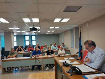 Καλαμάτα: Διαφωνίες στη Δημοτική Επιτροπή για επέκταση τραπεζοκαθισμάτων