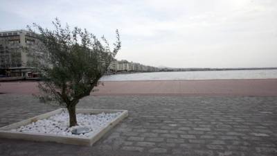 Πυκνές νεφώσεις και πιθανόν βροχές την Τρίτη - Αναλυτική πρόγνωση