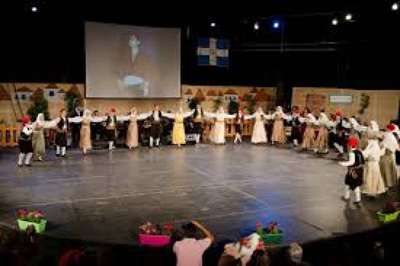 Μουσικοχορευτική παράσταση του “Ξενία” στο Κάστρο