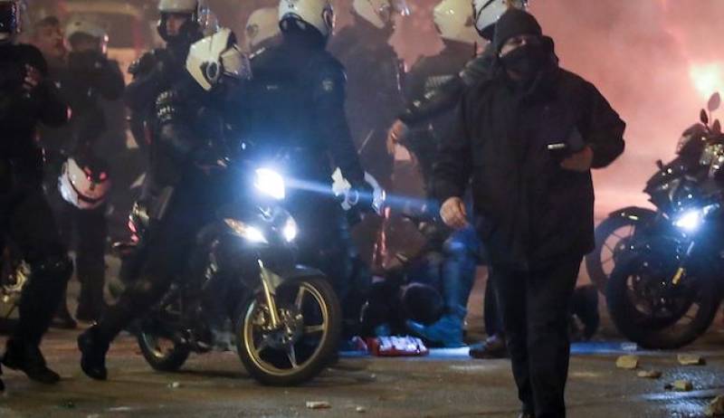 ΣΥΡΙΖΑ: Καταδικάζουμε απερίφραστα πράξεις βίας και την επίθεση στον άνδρα της ΕΛ.ΑΣ