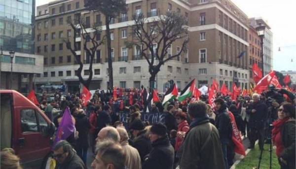 Μεγαλειώδης πορεία υπέρ της Ελλάδας στη Ρώμη: Η Ελλάδα άλλαξε, ας αλλάξουμε την Ευρώπη