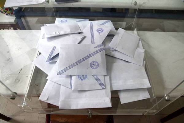 Προεκλογικά επιταχύνουν και μετεκλογικά φρενάρουν